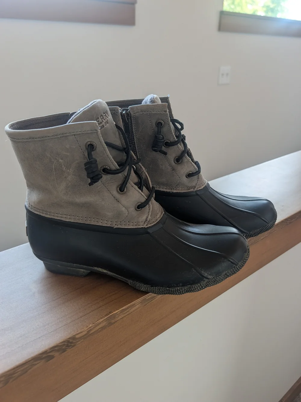 Sperry Women's Gray and Black Duck Boots